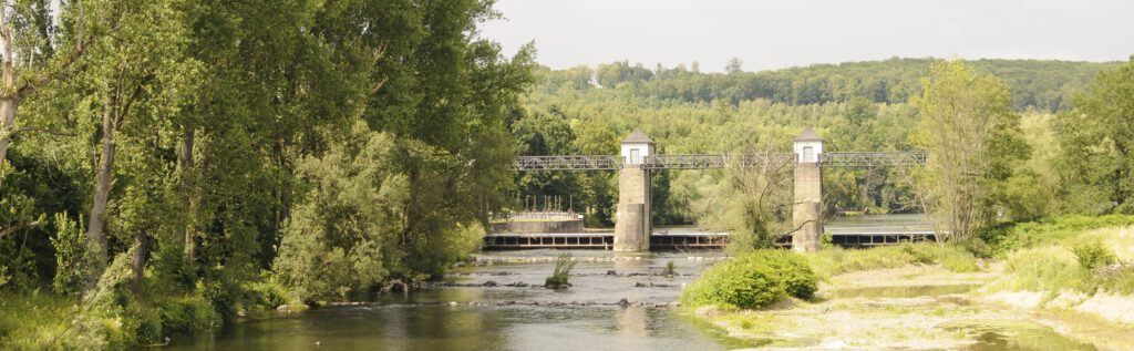 Wehr an der Ruhr zwischen Wickede und Echthausen